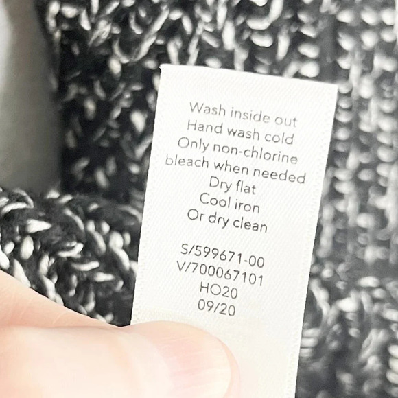 Athleta Black & White Wool Blend Pullover Knit Sweater Women's Size Small - Picture 6 of 8